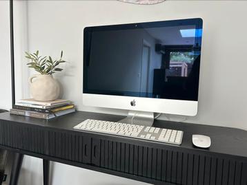 Apple IMac Desktop 21,5 incl. - incl. toetsenbord en muis beschikbaar voor biedingen