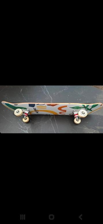 Skateboard Aloiki beschikbaar voor biedingen
