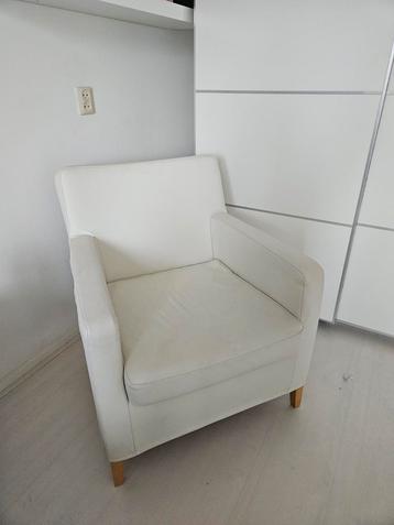 Witte fauteuil beschikbaar voor biedingen