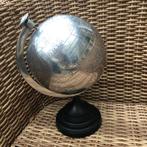 Decoratie wereldbol, Ophalen, Gebruikt