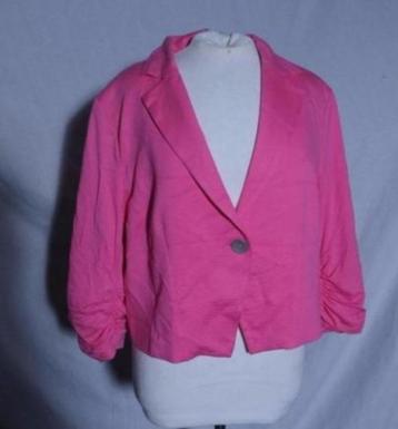 Leuk roze jasje. mt L Kort model. 3/4e mouw beschikbaar voor biedingen