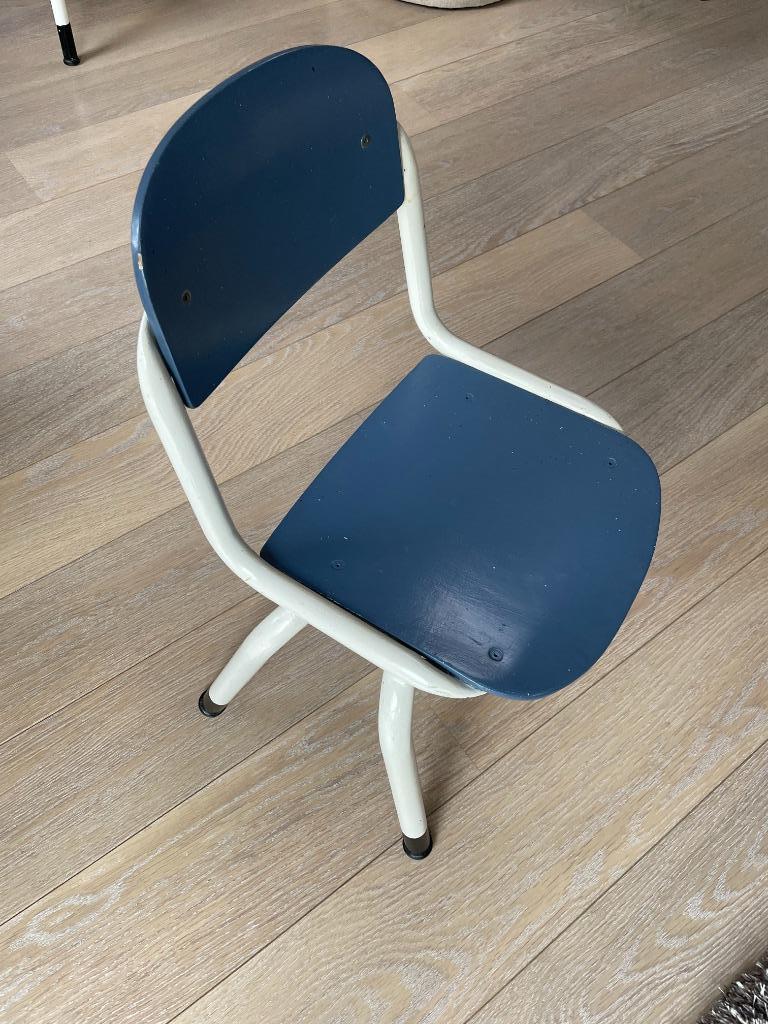 2 originele kleuterschool stoeltjes, Kinderen en Baby's, Kinderkamer | Tafels en Stoelen, Ophalen, Gebruikt, Stoel(en)