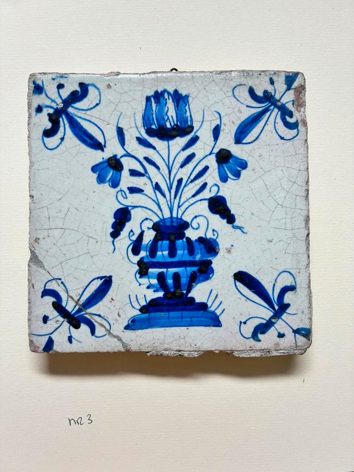Tegel Delfts Blauw- bloemen in bloempot, Antiek en Kunst, Antiek | Wandborden en Tegels, Ophalen of Verzenden