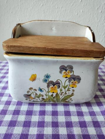 Prachtige vintage zoutbak met viooltjes, uit de jaren 70  beschikbaar voor biedingen