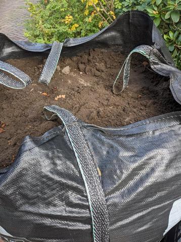 Big bag zwarte grond / zwart zand. beschikbaar voor biedingen