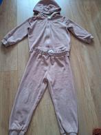 Prachtig oudroze velours pak: vest en broek H&M mt 104, Gebruikt, Meisje, H&M, Ophalen of Verzenden