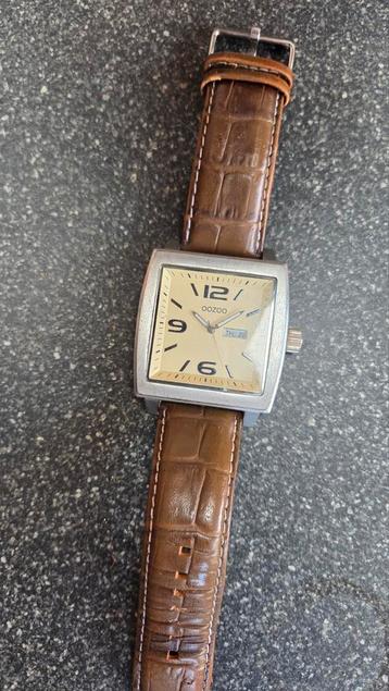 Oozoo Herenhorloge Vierkante Kast Leer Dag/Datum beschikbaar voor biedingen