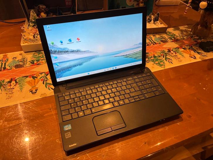Toshiba satelite c50, i3-3110M, 8 gb DDR3, 240 gb SSD, Win11, Computers en Software, Windows Laptops, Zo goed als nieuw, 15 inch