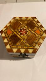 Kistje oud mooi inlegwerk 10 cm Doorsnee 5.5 cm hoog., Antiek en Kunst, Ophalen of Verzenden