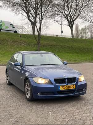 MOTORSCHADE BMW 3-Serie E90 2.0 I 320 2008 Blauw beschikbaar voor biedingen