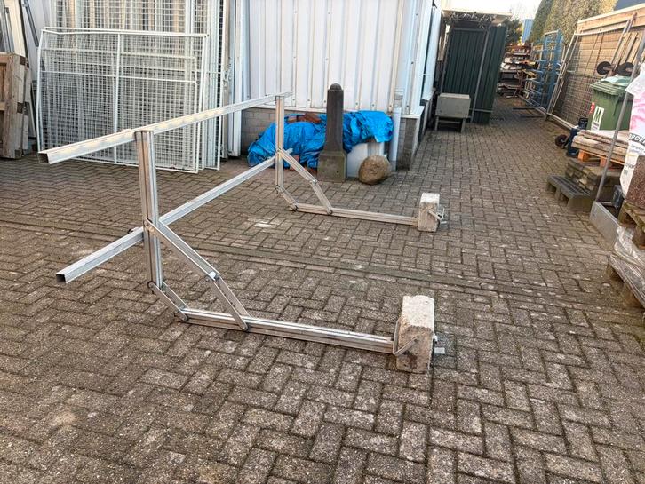 Dakrandbeveiliging plat dak 54 meter!, Doe-het-zelf en Verbouw, Steigers, Gebruikt, Daksteiger, 5 meter of hoger, Ophalen