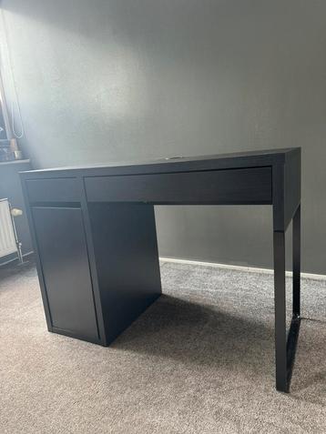 Ikea Bureau beschikbaar voor biedingen