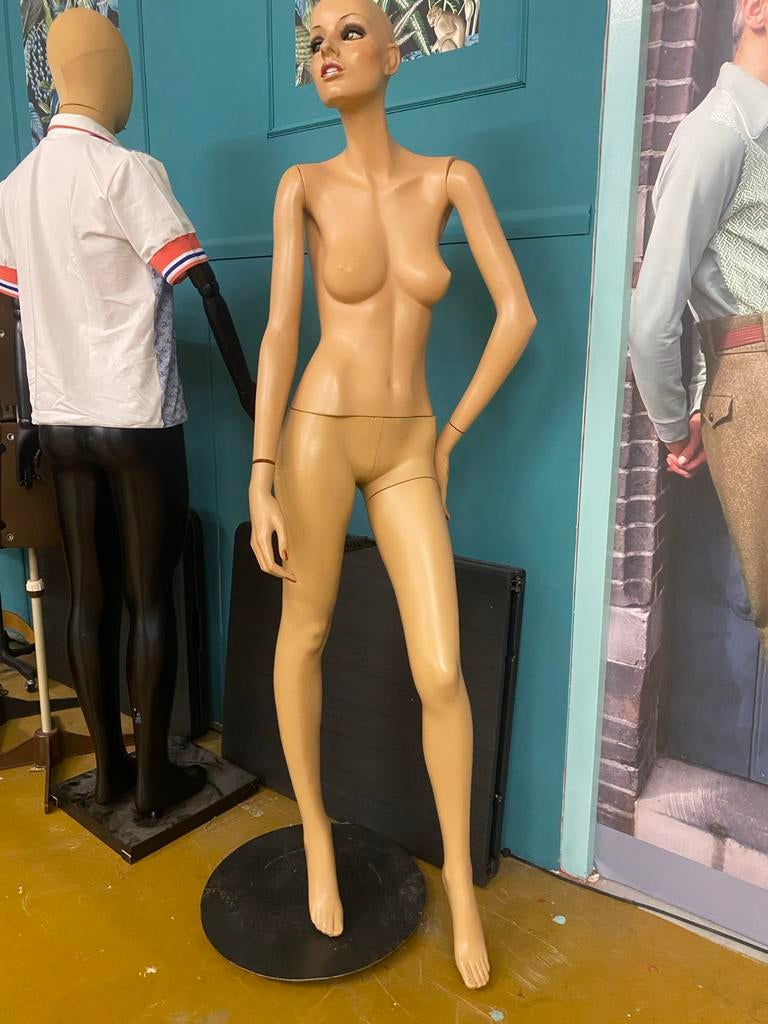 Vintage etalagepop jaren ‘70, Ophalen