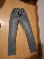 Grijze broek maat 128, Ophalen of Verzenden, Zo goed als nieuw, Jongen, Broek