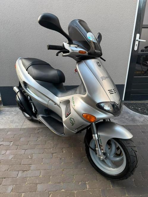 Gilera runner 2 takt 50cc dd Brom 1999 180 windscherm, Fietsen en Brommers, Scooters | Piaggio, Zo goed als nieuw, Ophalen