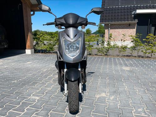 Kymco Agility 50 onbegrensd, Fietsen en Brommers, Scooters | Kymco, Zo goed als nieuw, Agility, Ophalen