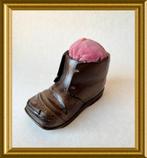 Oud houten schoentje/ speldenkussen, houtsnijwerk, Ophalen of Verzenden