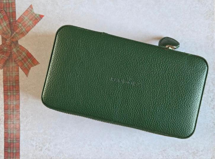 GROENE LEREN PANDORA SIERADENDOOS, Sieraden, Tassen en Uiterlijk, Overige Accessoires, Ophalen