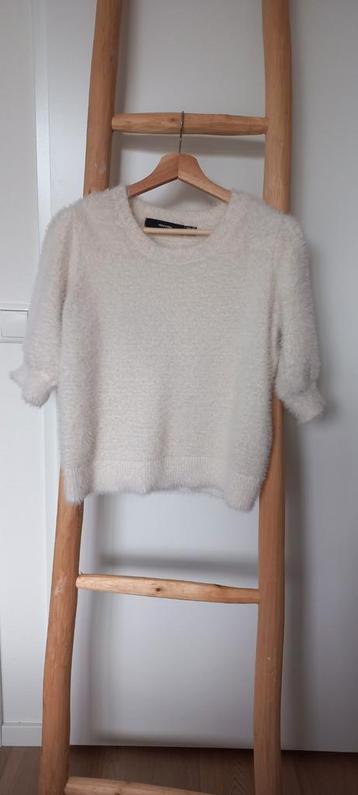 VERO MODA ECRU FLUFFY TRUITJE MAAT M beschikbaar voor biedingen