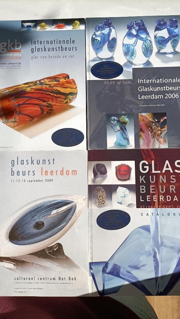 4 boekjes Internationale Glaskunstbeurs, Boeken, Kunst en Cultuur | Beeldend, Zo goed als nieuw, Ophalen of Verzenden