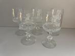 5 Kristallen Wijnglazen met decoratieve gravures op de kelk, Antiek en Kunst, Antiek | Glas en Kristal, Ophalen of Verzenden