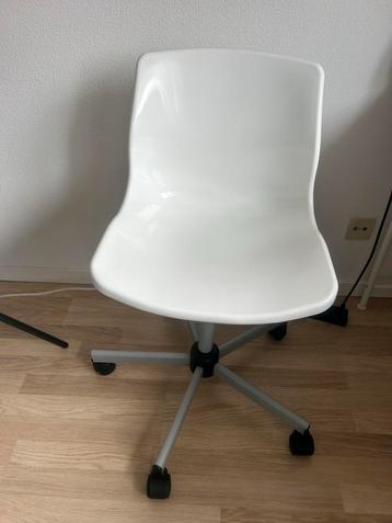 Witte bureaustoel ikea beschikbaar voor biedingen