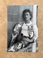 Org z/w foto 20x30 cm Jack Middelburg uitgeput na GP Rijeka, Verzamelen, Automerken, Motoren en Formule 1, Verzenden, Nieuw, Motoren