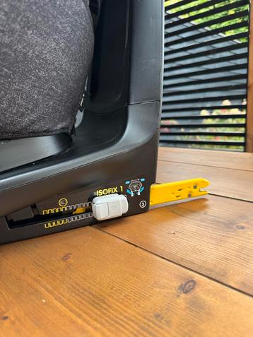 Maxi-Cosi AxissFix i-Size autostoel beschikbaar voor biedingen