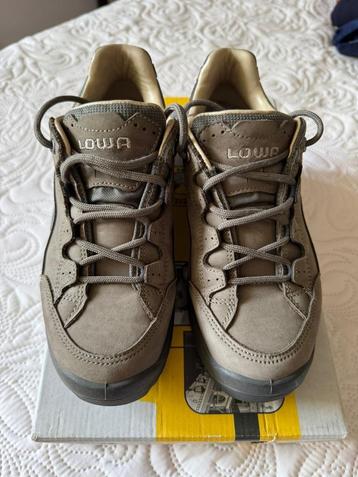wandelschoenen LOWA beschikbaar voor biedingen