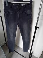 Zwarte spijkerbroek, maat 38, Kleding | Dames, Spijkerbroeken en Jeans, Verzenden, Zo goed als nieuw, Zwart, W30 - W32 (confectie 38/40)