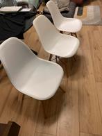 Drie nette witte stoelen, Ophalen, Kunststof, Drie, Wit