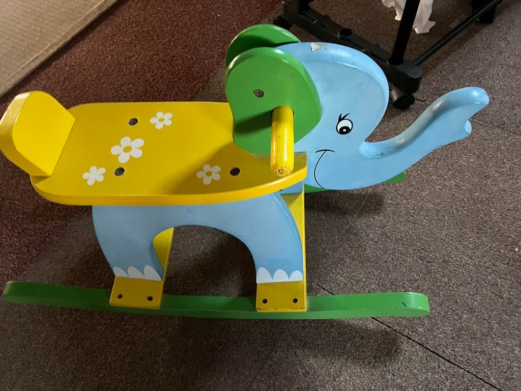 Hobbel ‘paard’ maar dan hobbelolifant., Ophalen, Gebruikt