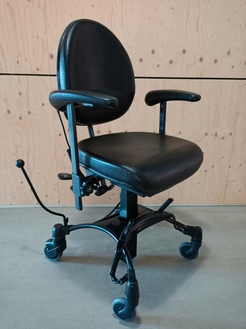 Vela Tango 200EF trippelstoel incl Garantie en Servicebeurt., Diversen, Verpleegmiddelen, Zo goed als nieuw, Ophalen of Verzenden