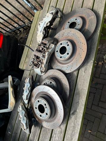 E55 AMG remmen brembo rondom. beschikbaar voor biedingen