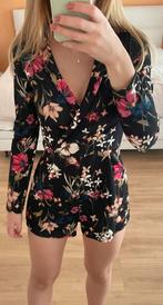 Bershka bloemetjes playsuit / korte jumpsuit, Bershka, Ophalen of Verzenden, Zo goed als nieuw, Maat 36 (S)