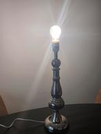 Zilverkleurige tafellamp 50 cm hoog  met schakelaar aan/uit, Huis en Inrichting, Lampen | Tafellampen, Ophalen of Verzenden, Zo goed als nieuw