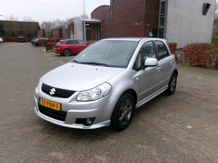 SUZUKI SX4-1.6 ARROW-AIRCO-LM VELGEN-5-ZITPLAATSEN, Auto's, Suzuki, Particulier, SX4, ABS, Airbags, Airconditioning, Alarm, Bluetooth