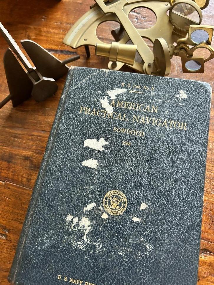 American Practical Navigator, an epitome of navigation 1985, Boeken, Literatuur, Gelezen, Amerika, Ophalen of Verzenden