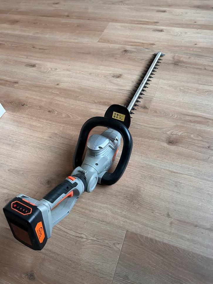 Heggenschaar HVC met Accu - Goed Onderhouden, Tuin en Terras, Heggenscharen, Gebruikt, Accu, Ophalen