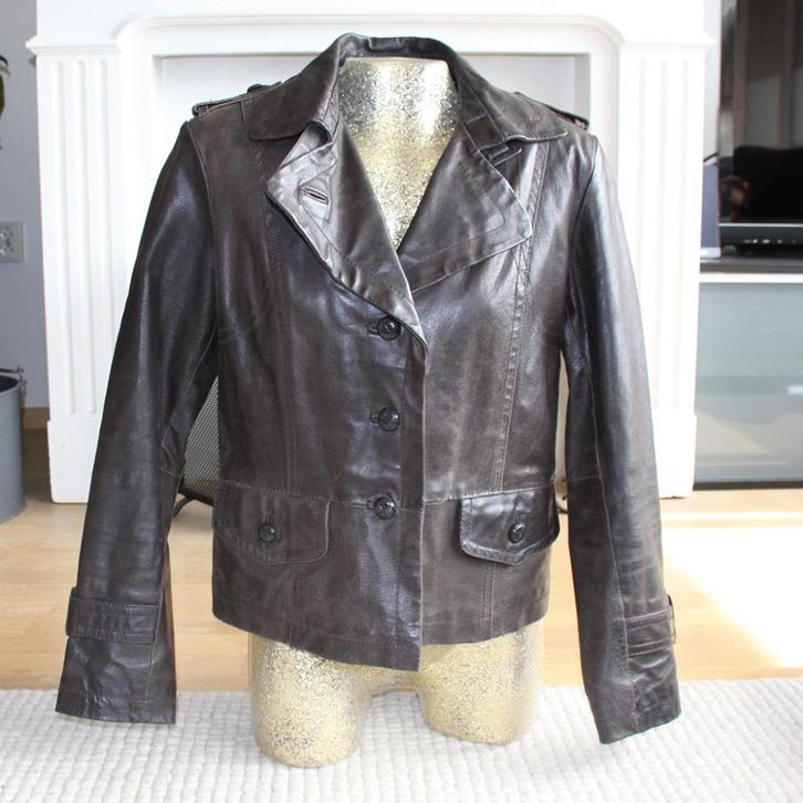 Mooie Leren Dames Jas (L) € 45,-, Kleding | Dames, Jassen | Winter, Zo goed als nieuw, Maat 42/44 (L), Bruin, Ophalen of Verzenden