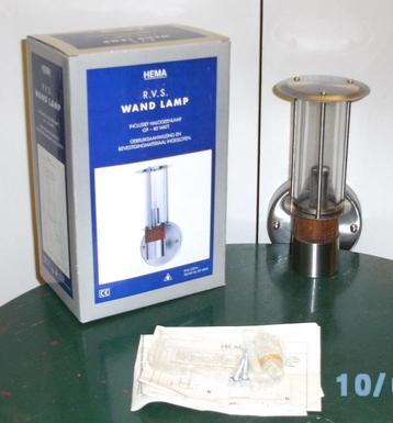 Een nieuwe buiten - binnenlamp beschikbaar voor biedingen