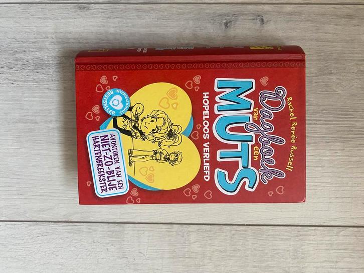 Rachel Renée Russell - Hopeloos verliefd, Boeken, Kinderboeken | Jeugd | 10 tot 12 jaar, Zo goed als nieuw, Ophalen of Verzenden