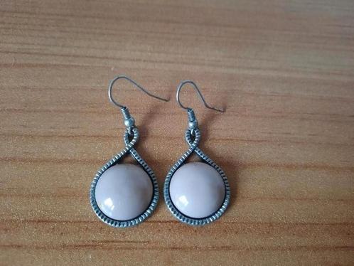 Mooie Beige Taupe Ronde Druppel Oorbellen, Sieraden, Tassen en Uiterlijk, Oorbellen, Zo goed als nieuw, Hangers, Overige materialen