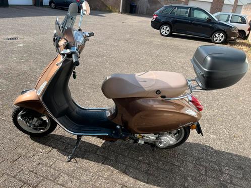 Vespa Primavera I.Z.G.S, Fietsen en Brommers, Scooters | Vespa, Zo goed als nieuw, Overige modellen, Maximaal 25 km/u, Benzine