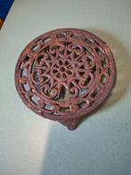 Te koop: 2 antieke ijzeren onderzetters, Ophalen