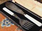 Oud viscouver uit Engeland met zilver in een etui 30 cm., Antiek en Kunst, Antiek | Bestek, Ophalen of Verzenden