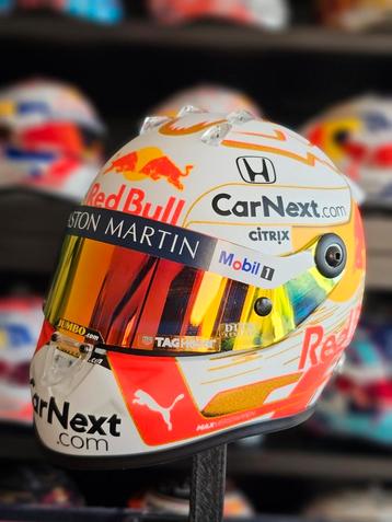 Max Verstappen Seizoenshelm 2020 – 1:2 (Limited Edition) beschikbaar voor biedingen