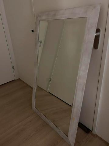 Large Wall Mirror – Rustic White Frame,  (130 x 79 cm) beschikbaar voor biedingen