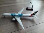 Emirates B777-300 1/200, Verzamelen, Luchtvaart en Vliegtuigspotten, Ophalen of Verzenden, Schaalmodel, Zo goed als nieuw