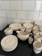 Wedgewood Windsor servies beige rib borden mokken schalen, Antiek en Kunst, Antiek | Servies compleet, Ophalen